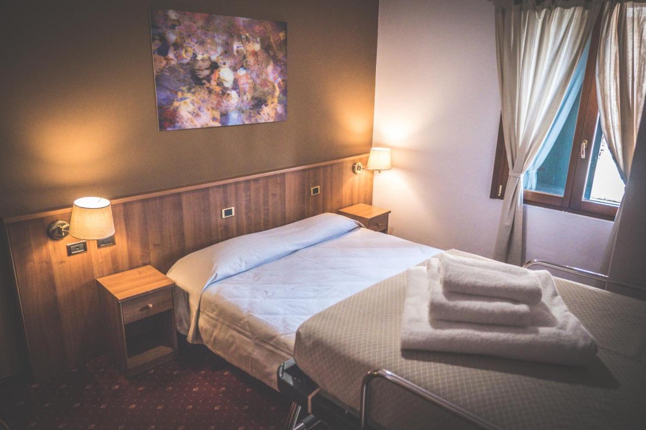 Villanova Hotel Сан Бонифацио Екстериор снимка